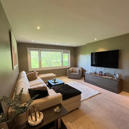 Moderne Leilighet- Sentrumsnaert Og Med Parkering Appartamento